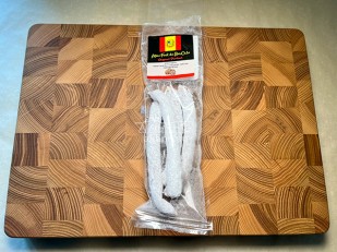 Мясные снеки: Колбаски сыровяленые Mini Fuet 