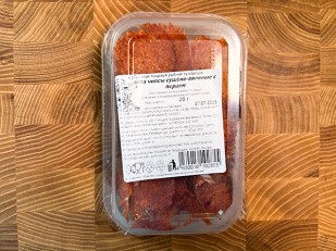 Кальмар филе с перцем (хот тейс)  (ПУТИНА): Кета (чипсы с перцем) вяленая 20 гр.