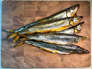 Горбуша теша (брюшки) холодного копчения: Корюшка Х/К ГОСТ (крупная)